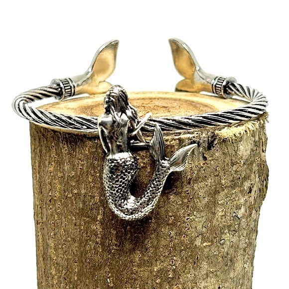Handmade Mermaid Tail Adjustable Fit Cuff Bracelet! - Picture 1 of 8
